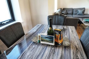 Cottage | Dining - One Sea (Harris)