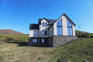 Exterior - One Sea (Harris)