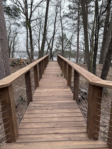 New build on quiet recreational lake with hot tub. Close to "Up North" amenities