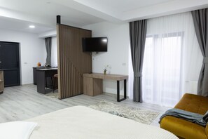 ห้องแฟมิลี่สวีท | โต๊ะทำงาน, ห้องเก็บเสียง, Wi-Fi ฟรี, ผ้าปูที่นอน