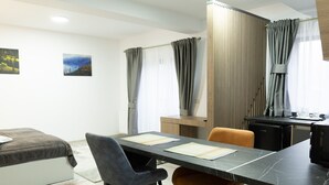 Studiosuite | Skrivebord, lydisolert, wi-fi (inkludert) og sengetøy