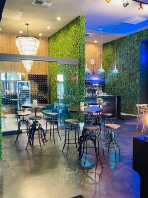Bar (on property) - MAGIC VILLAGE Amazing Home 5 MINS FROM DISNEY (Kissimmee)