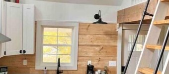 Cozy Cabin from 1890