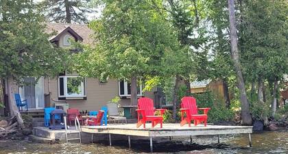 Rustic Pines Waterfront Cottage *CLEAR WATER*