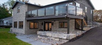 Chemong Lake Cottage w/ Private Boat Launch