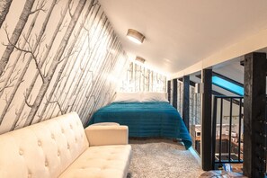 1 bedroom, desk, travel crib, free WiFi