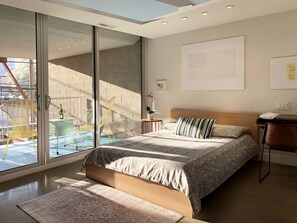 1 bedroom, desk, WiFi, bed sheets