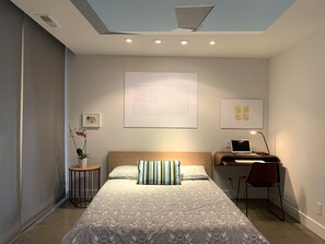 1 bedroom, desk, WiFi, bed sheets