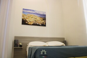 2 makuuhuonetta, italialaiset Frette-lakanat, ylelliset vuodevaatteet