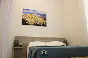 2 bedrooms, Frette Italian sheets, premium bedding, in-room safe