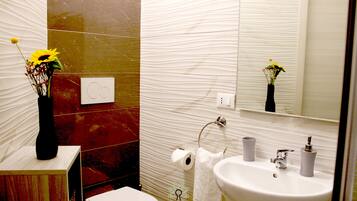 Family Townhome | 2 bedrooms, Frette Italian sheets, premium bedding, in-room safe