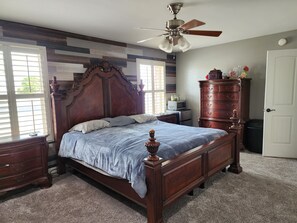 4 عدّة غرف نوم وواي فاي وملاءات أسرّة وتسهيلات لدخول الكراسي المتحركة