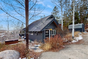 Exterior - Amazing dog-friendly mountain view home with hot tub, wood stove, patio, & deck (Grand Lake)