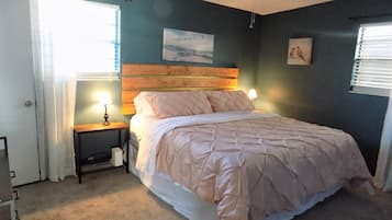 3 makuuhuonetta, silitysrauta/-lauta, ilmainen Wi-Fi, vuodevaatteet