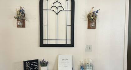 Sunny Days w/ room for everyone. Pet-Friendly!