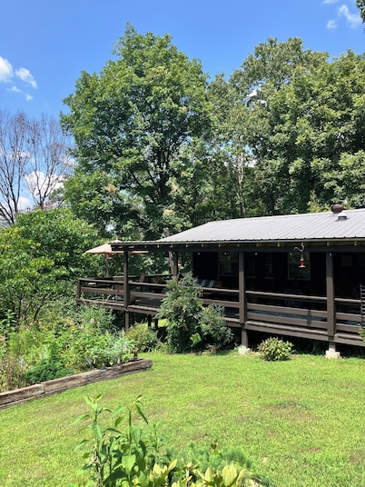 Peaceful and private cabin close to the Little Buffalo River.