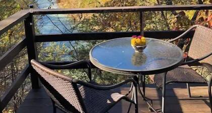 Peaceful and private cabin overlooking the Little Buffalo River.