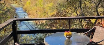 Peaceful and private cabin overlooking the Little Buffalo River.