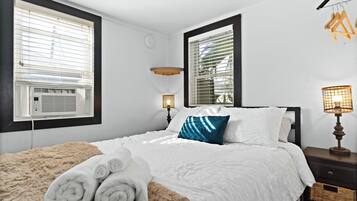 1 kamar tidur, setrika/meja setrika, dan Wi-Fi gratis