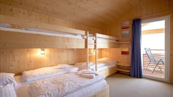 4 bedrooms, free WiFi, bed sheets