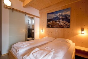 5 Schlafzimmer, Bügeleisen/Bügelbrett, kostenloses WLAN, Bettwäsche