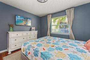 4 bedrooms, desk, iron/ironing board, travel cot