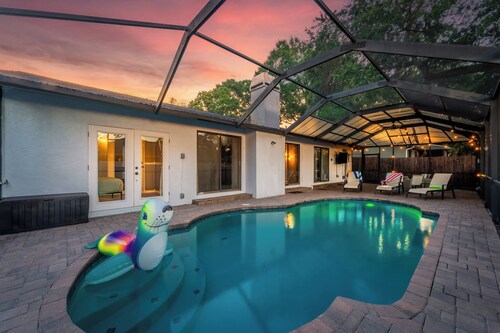 Dunedin Salt Shed w/ Heated Pool & Games - Sleeps 8 4BD