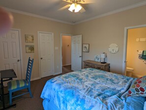 2 bedrooms, desk, free WiFi, bed sheets - Pelican View at Crystal Beach (Bolivar Peninsula)