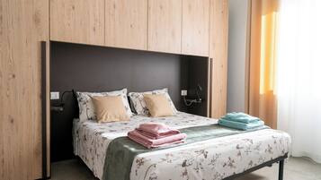 Comfort-Apartment, 2 Schlafzimmer, eigenes Bad, Poolblick