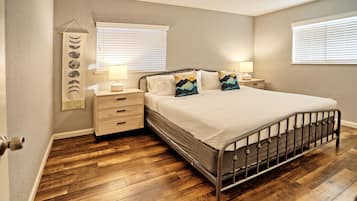 3 bedrooms, desk, iron/ironing board, WiFi