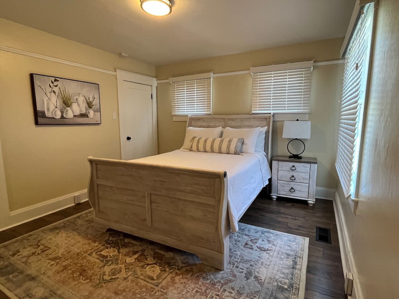3 bedrooms, desk, iron/ironing board, free WiFi