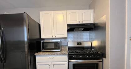 ❤ of Victorian Square, Sparks Vacation Vibes