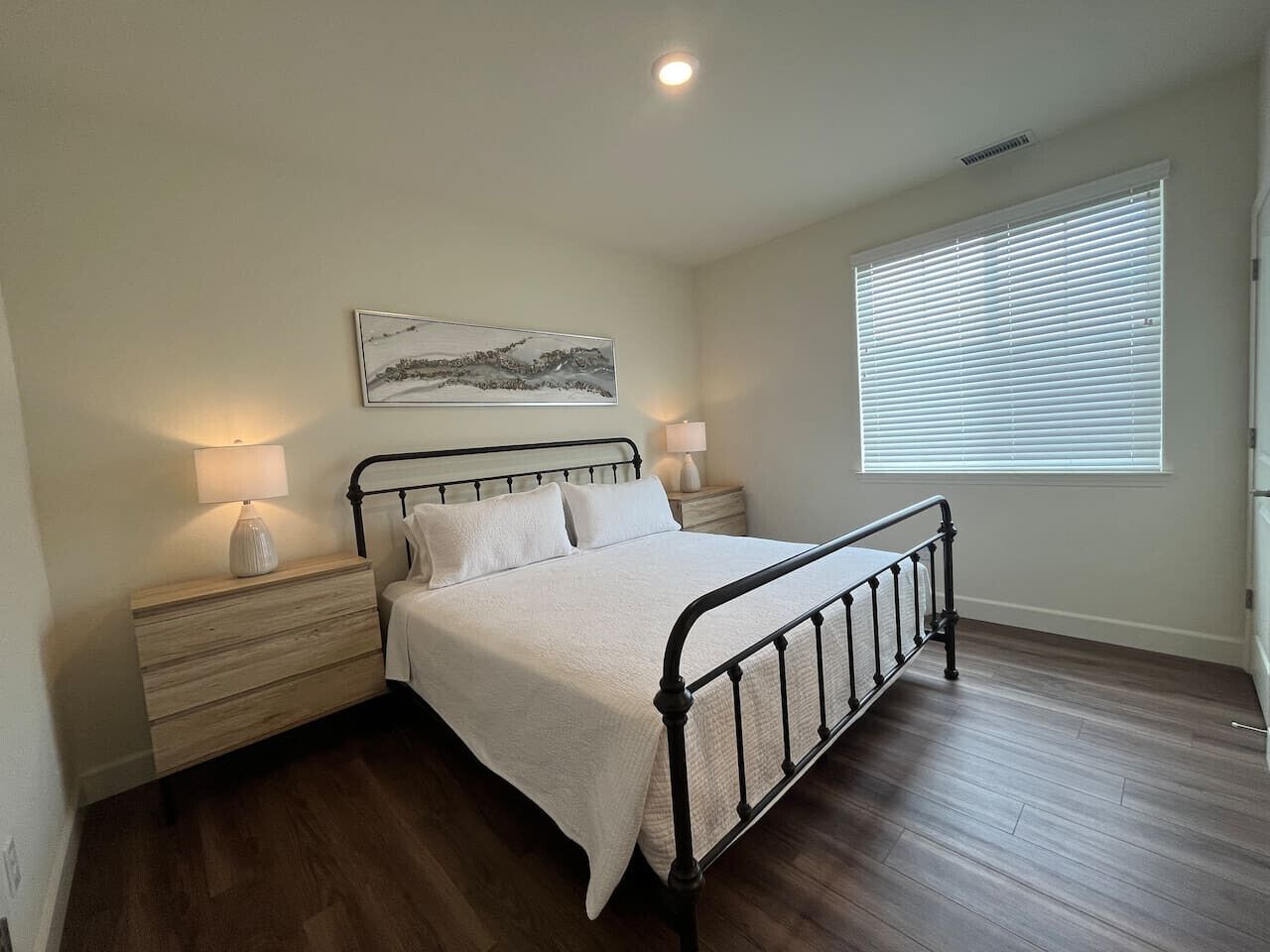 1 bedroom, desk, iron/ironing board, WiFi