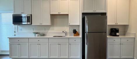 Fridge, microwave, oven, coffee/tea maker