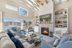 智能电视、壁炉