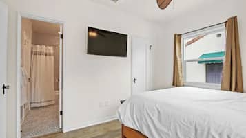 2 slaapkamers, een strijkplank/strijkijzer, gratis wifi, beddengoed