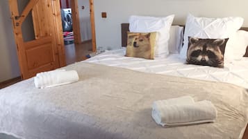 4 bedrooms, WiFi, bed sheets