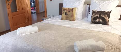 4 bedrooms, WiFi, bed sheets