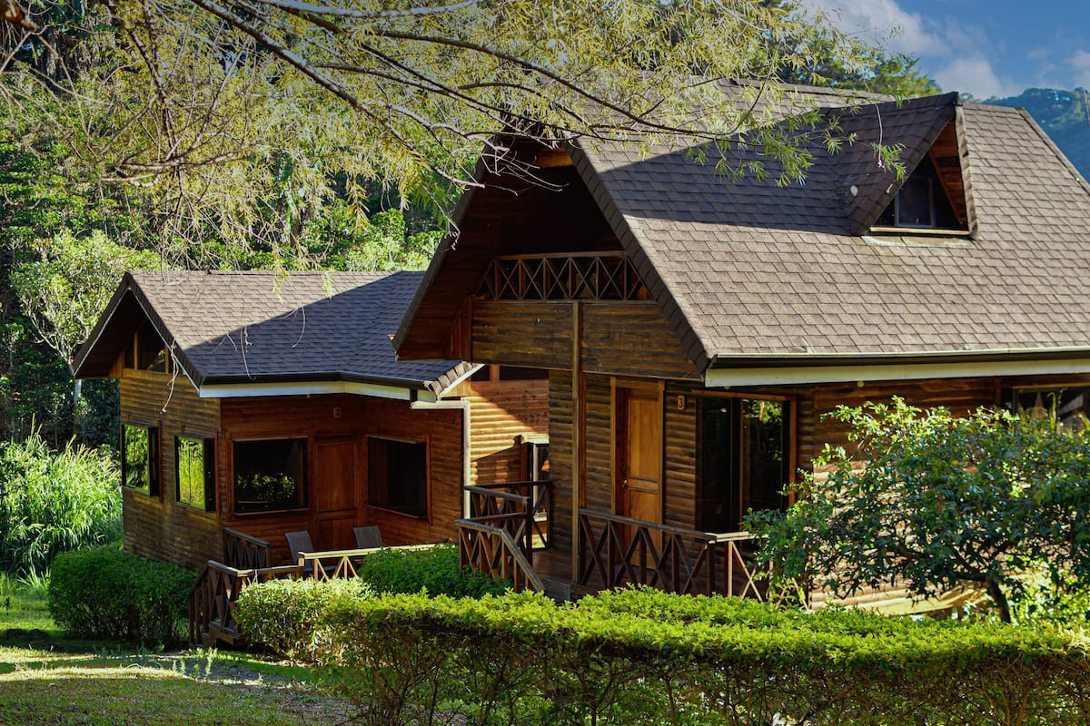 Family Cabin | Blackout curtains, soundproofing, free WiFi, bed sheets