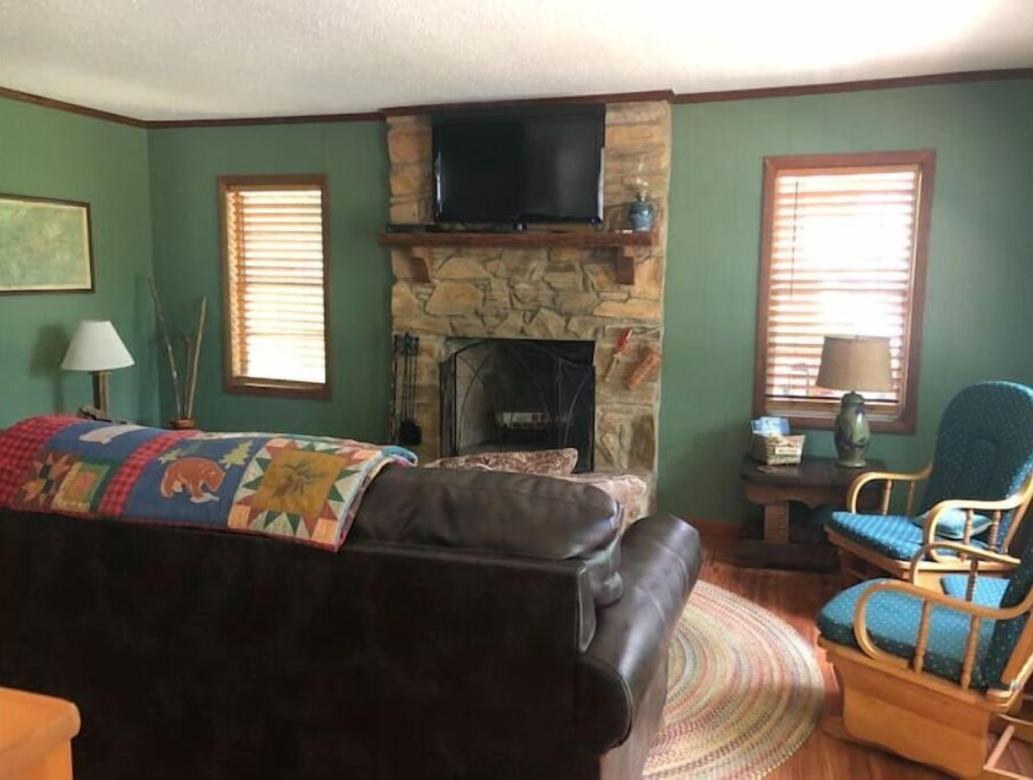 2 عدّة غرف نوم وواي فاي مجانًا وملاءات أسرّة