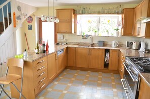 Microones, forn, placa de cuina i rentaplats 