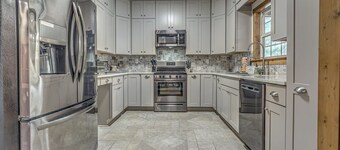 Flat Creek Falls House - Secluded & Peaceful