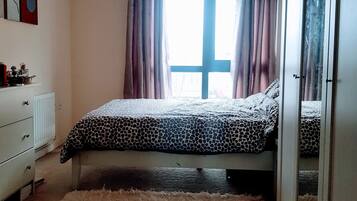 2 bedrooms, WiFi, bed sheets