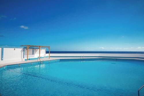Marina Blue, Las Caletillas