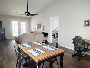 Dining - Centrally located cozy 2BR townhome (Augusta)