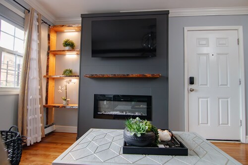 Hip, fresh Cozy 2 bedroom apartment in East Brooklyn