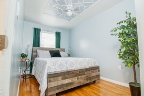 2 chambres, fer et planche à repasser, accès au Wi-Fi (inclus)