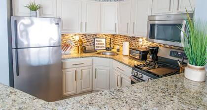 Hip, fresh Cozy 2 bedroom apartment in East Brooklyn