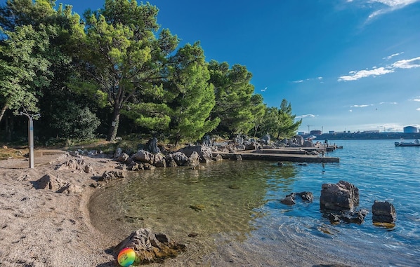 Plage à proximité, pêche sur place