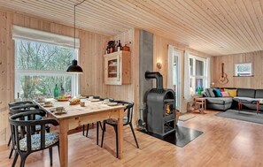 Dining - Pet friendly home in Fårvang with WiFi (Fårvang)